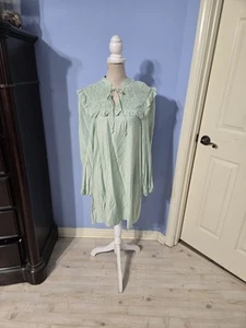 Umgee Langarm gesmoktes Minikleid mit Rüschenpasse vorne zum Binden Guckloch Größe Small - Bild 1 von 6