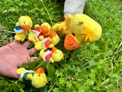 5 Little Ducks Finger Puppets Mummy Cute Plush Hand Puppets Kids Nursery Rhymes - image 1 of 4