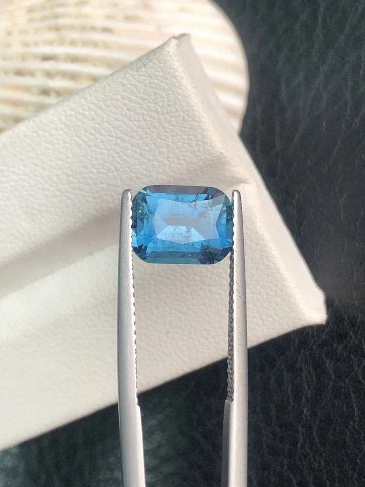 ~~3 quilates hermosa pieza facetada turmalina color azul 😍 Foto 1 de 4