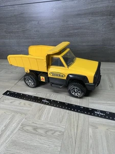 Vintage 2001 Tonka 13.5" Mighty Dump Truck Pressed Steel Light Play Yellow - Picture 1 of 16