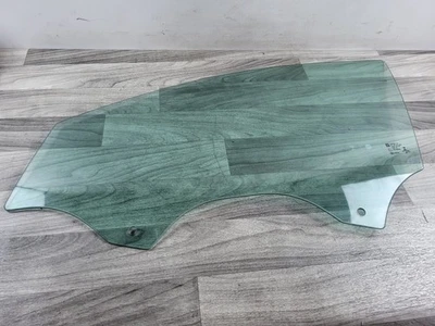 Cristal ventana puerta delantera izquierda Chevrolet Malibu 2016-2024 Foto 1 de 4