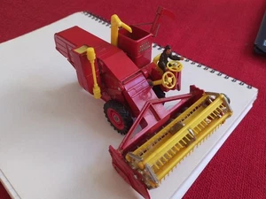 Vintage Major Corgi Toys Massey-Ferguson “780”combine Harvester. - Picture 1 of 12