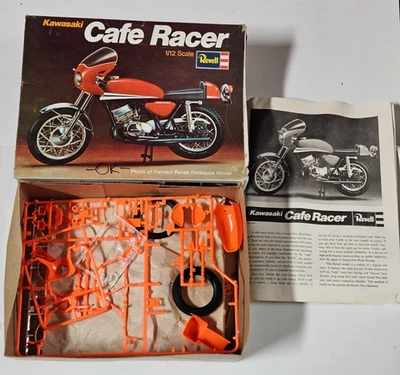 Vintage Kawasaki Cafe Racer 1:12 Revell H-1516 Model Motorcycle Kit - Image 1 of 4