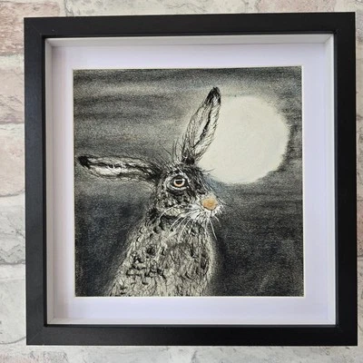 Dibujo con tinta de carbón de liebre enmarcado  Foto 1 de 4