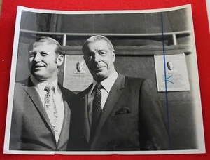 FOTO DE CABLE DE PRENSA DE COLECCIÓN MICKEY MANTLE & JOE DiMAI DE NUEVA YORK YANQUIS - Imagen 1 de 2