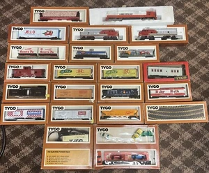 28 Piece Tyco Train HO Lot Power Pack Works - Picture 1 of 9
