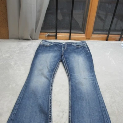 Pantalones de mezclilla Miss Me para mujer 34 bolsillos adornados con lavado oscuro tiro medio bota fácil 38x31 Foto 1 de 4