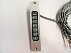 Locknetics Tastiera di Sicurezza con Cavo Multiconduttore 15' - Foto 1 di 3