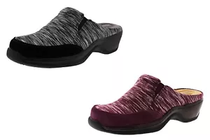 SOFTWALK WOMEN'S 2E WIDTH LIGHTWEIGHT SLIP-ON CLOGS - Picture 1 of 7