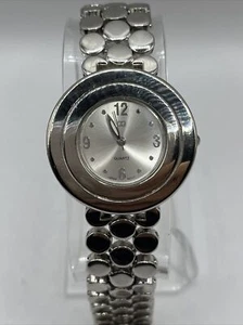 Reloj de cuarzo para mujer GG tono plateado esfera redonda - batería nueva - Imagen 1 de 9