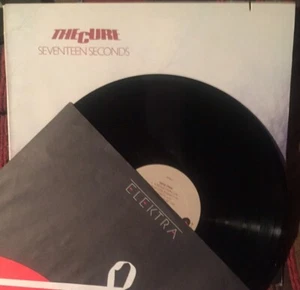 THE CURE 17 SEVENTEEN SECONDS ORIGINAL US LP USA 12" VINYL 1986 - Imagen 1 de 3