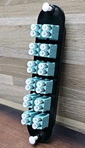 Panel krosowy Corning CCH-CP24-E4, 12 adapterów LC Duplex 10Gig Aqua OM3/OM4 - Zdjęcie 1 z 5