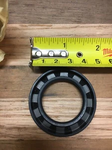 (1) New Surplus Stock Shaft Oil Seal Ring 30 X 47 X 7 mm All Rubber Metric - Picture 1 of 6
