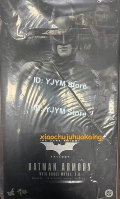Hot Toys MMS750 The Dark Knight 1/6 Batman Armory con Bruce Wayne 2.0 EN STOCK Foto 1 de 4