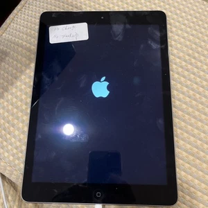 Apple iPad Air A1474 MD785LL/B 9.7" 16GB 12.5 Wi-Fi solo gris espacial sin arranque - Imagen 1 de 2