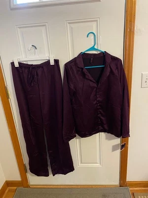 BRAND NEW WOMEN'S SIZE SMALL MAIDENFORM SATIN PAJAMA SET-POTENT PURPLE - Image 1 of 4