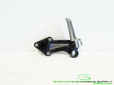 1992 - 1993 KAWASAKI NINJA ZX11 LEFT REAR PASSENGER REARSET MUFFLER BRACKET PEG Foto 1 de 4