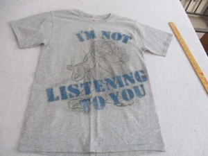 Hanes Tagless Camiseta Gris Gruñón "No estoy escuchando" Talla S - Imagen 1 de 5