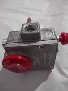 Little Giant, Unitrol Propane Heater Valve (Missing A Handle) - Picture 1 of 5