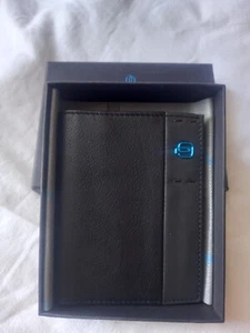 PIQUADRO Black Leather Wallet - Picture 1 of 7