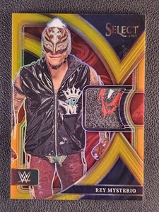 2023 Select WWE Selective Swatches #SW-RMY Rey Mysterio Gold Prizm /10 SSP Rare - Bild 1 von 2
