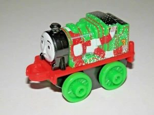 Thomas and Friends Minis 2015 Holiday Henry motor ponderado original - NUEVO - Imagen 1 de 4