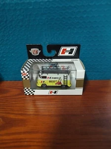 2024 M2 Machines HURST 1960 VW Delivery Van White/Yellow With Rack S127 🆕 WAGEN - Picture 1 of 8