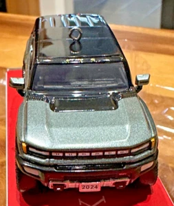 Hallmark Keepsake 2023 adorno 2024 GMC Hummer EV NUEVO EN CAJA - Imagen 1 de 5