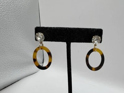 Висячие серьги-кольца с искусственными черепахами и хрустальными стразами  - Изображение 1 из 4