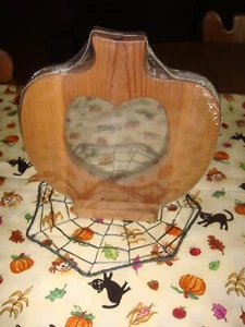 Frame Pumpkin Shape Wood Frame - Picture 1 of 7
