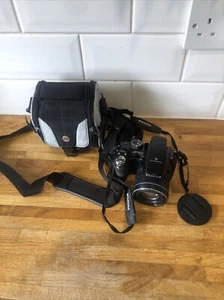 FujiFilm FinePix S4300 14MP 26x Zoom SLR Style Bridge Camera & 4GB SD - Picture 1 of 11
