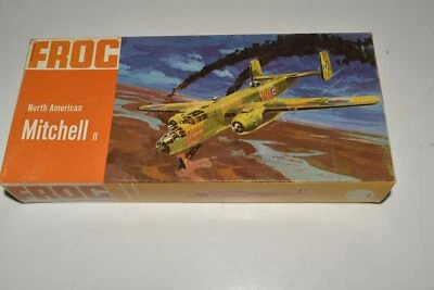 RB FROG NORTH AMERICAN MITCHELL 1/72 ND Scala Modello Kit Costruzione (UFG130) - Immagine 1 di 3