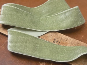 Stretch 7/8" Terciopelo Cinta Elástica Borde Té Verde 1yd Hecho en Suiza - Imagen 1 de 5