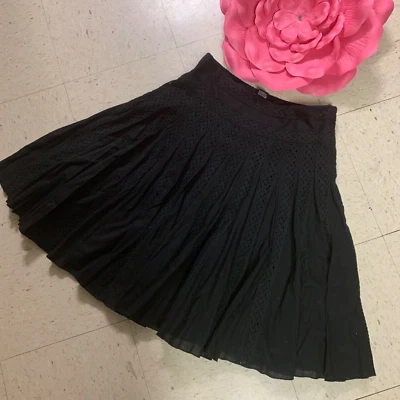 Saia feminina ETCETERA tamanho 4 acabamento em crochê 100% algodão forrada preta - Imagem 1 de 4