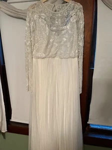 wedding dress size 16 white  great condition   - Picture 1 of 3