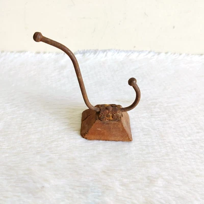 1920s Vintage Human Face Iron Wall Hooks Hanger Wooden Decorative I402 - Image 1 of 4
