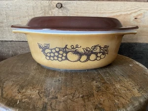 Vintage Pyrex Old Orchard braun - #043 - 1.5 QT Ovale Auflaufform mit braunem Deckel - Bild 1 von 14