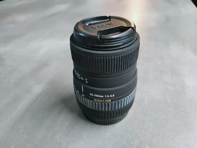 Sigma Lens DC 55-200mm Camera Lens Nikon 1.4-5.6 - Image 1 of 4