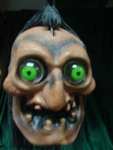 HALLOWEEN BLOW MOLD HEAD EYES LIGHT/MAKES SOUND/SHAKE PROP/DECORATION - Picture 1 of 4