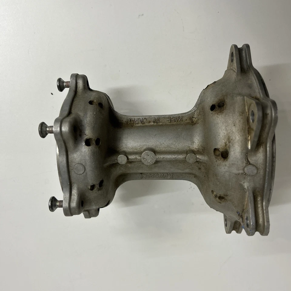 Cubo de roda traseira 1992 KAWASAKI KX125 KX 125 FABRICANTE DE EQUIPAMENTO ORIGINAL  - Imagem 1 de 4