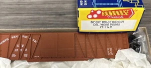 Roundhouse HO Kit #2113 50’ Ext Brace Boxcar Dbl Wood Doors NP NIB - Picture 1 of 4