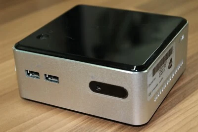 Intel D54250WYKH Mini PC - i5-4250U @ 1.30GHz - 8GB - 120GB SSD - WIN 10 Home - Image 1 of 2