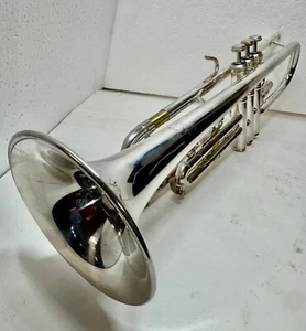 Bach TR200S Tromba Bb in argento, 369366 - Foto 1 di 16
