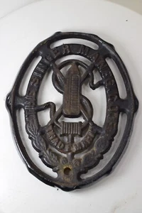 SINGER Oval Cast Iron Logo from Antique Treadle Base, SINGER PLACQUE TRIVET - Picture 1 of 8