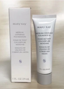 Neu im Karton Mary Kay Foundation mittlerer Deckkraft Bronze 607 normal/ölig - grau Kappe - Bild 1 von 2