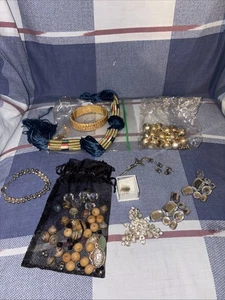 Lotto gioielli spazzatura rotti per artigianato - Foto 1 di 13