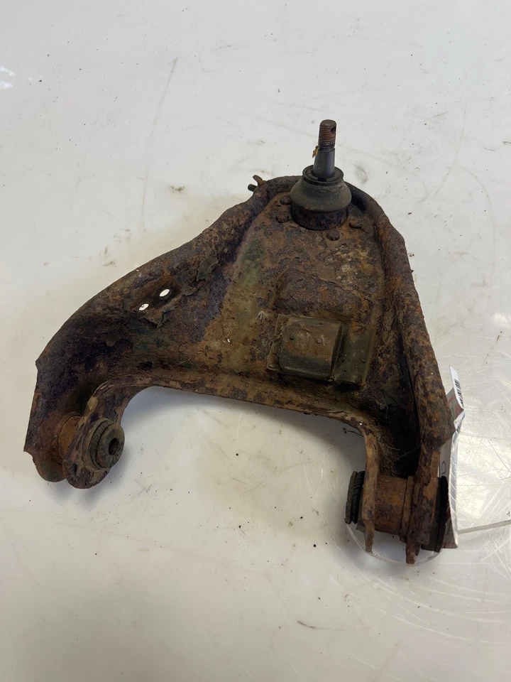 1984 - 2005 Chevy S10 Blazer Front Upper Control Arm 4x4 ONLY LH Driver OEM - Image 1 of 3