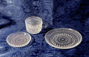 IITTALA *KASTEHELMI-DEWDROP* OIIVA TOIKKA CUP, SAUCER & COASTER SET(S) FINLAND - Picture 1 of 5