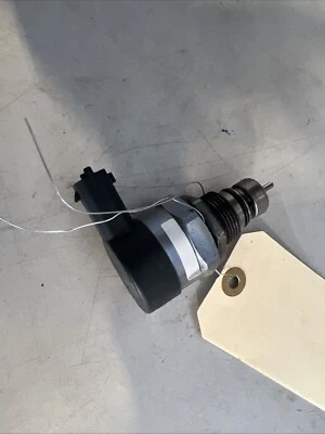 Bosch - Válvula de alivio de presión inyector - 0281006017 Ford 2011-2014 F250 F350 Foto 1 de 2