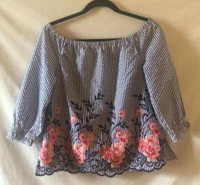 Top Elle Mujer M Azul Blanco Rayas 3/4 Hombro Descubierto Floral Bordado Foto 1 de 4